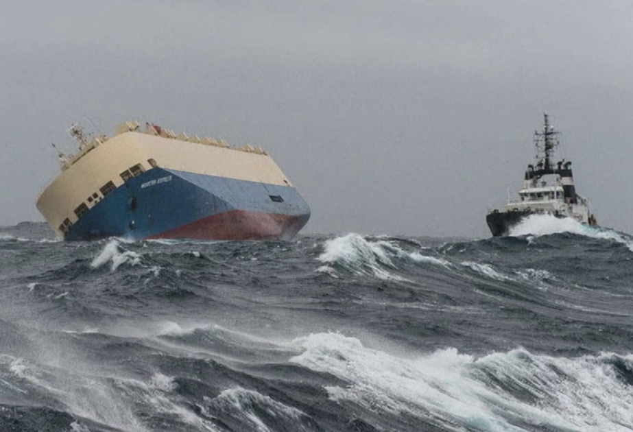 Çinin sahil sularında yük gəmisinin batması nəticəsində 10 nəfər itkin düşüb
