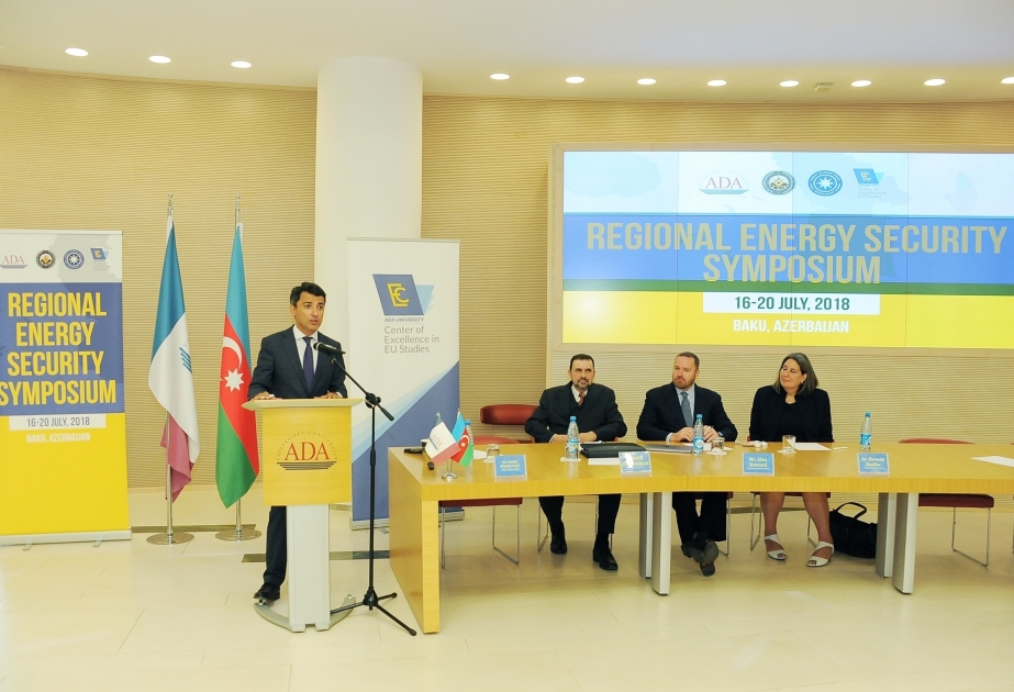 ADA Universitetində regional enerji təhlükəsizliyi üzrə simpozium işə başlayıb VİDEO