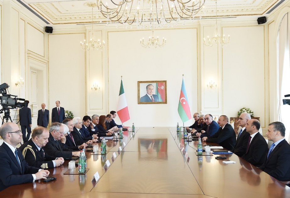 Встреча президентов Азербайджана и Италии в расширенном составе ВИДЕО