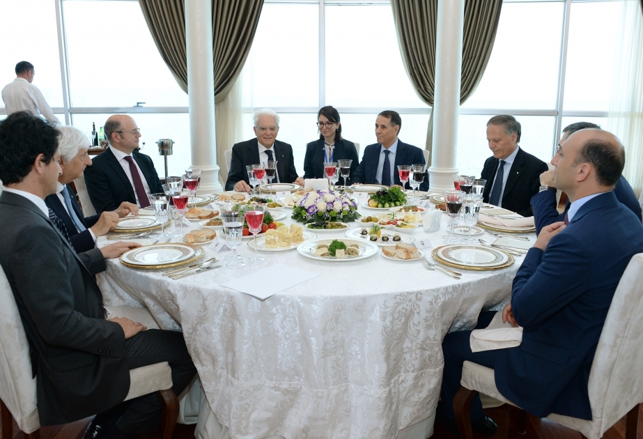 Le Premier ministre azerbaïdjanais et le président italien se réunissent autour d’un déjeuner de travail VIDEO