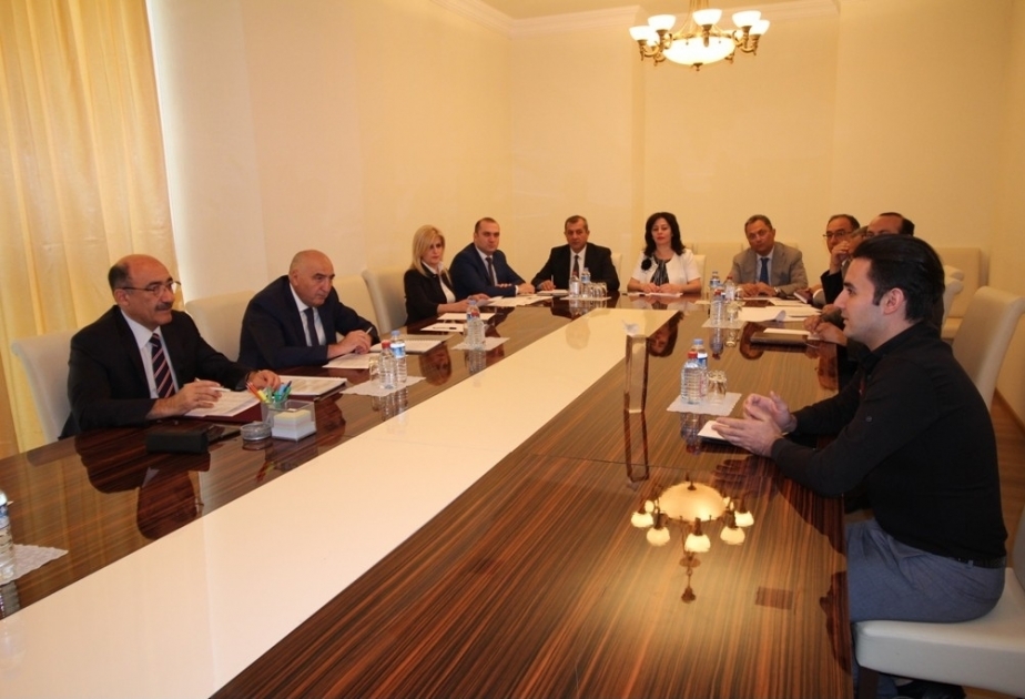 Mədəniyyət naziri Qazaxda vətəndaşlarla görüşüb