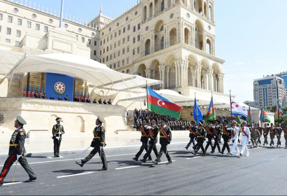 Azərbaycan Ordusunun 100 illik yubileyi münasibətilə keçirilən hərbi parad Ermənistanı vahiməyə salıb