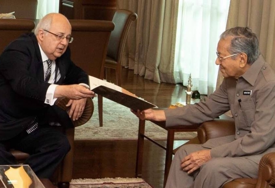 Le Premier ministre malaisien a reçu le co-président du Centre international Nizami Gandjavi