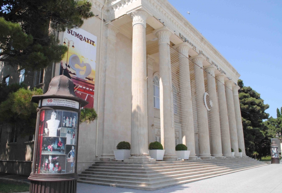 Sumqayıt teatrı mövsümü başa vurub