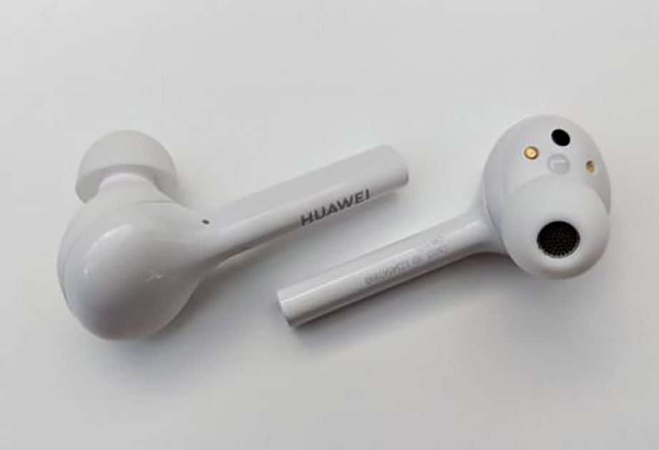 Беспроводные наушники Huawei FreeBuds поступят в продажу 26 июля