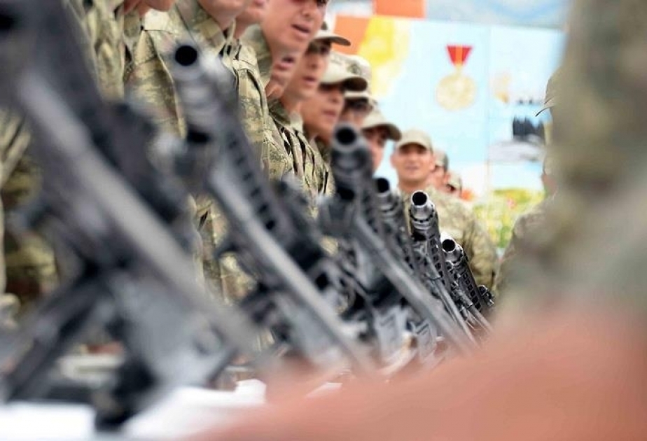 Türkiyə parlamenti ödənişli əsgərliyə dair qanunu qəbul edib