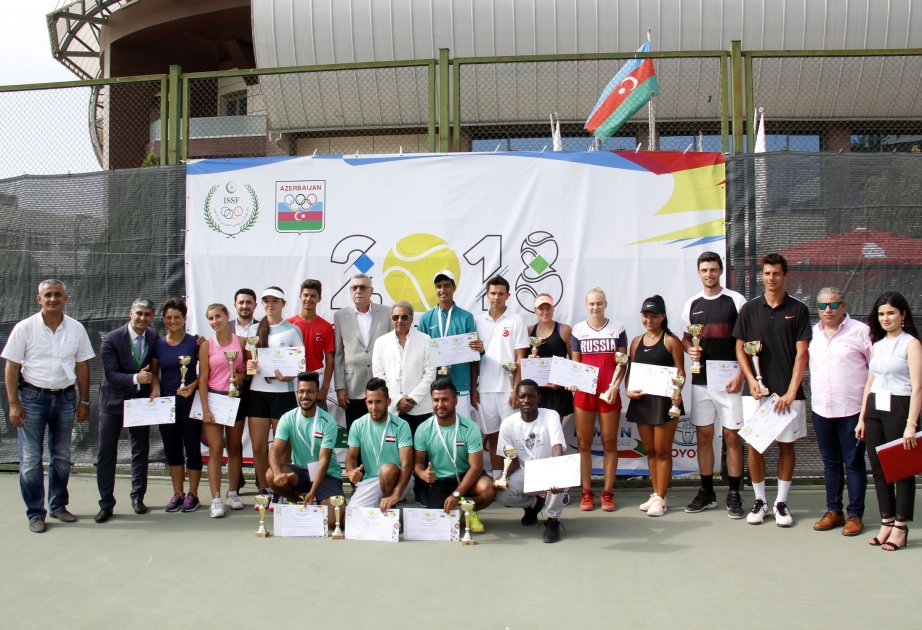 Bakıda ikinci beynəlxalq həmrəylik tennis çempionatında cütlüklərin yarışında qaliblər bəlli olub VİDEO
