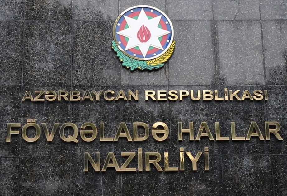 FHN: Sumqayıtda avtomobil parkında baş vermiş yanğın söndürülüb