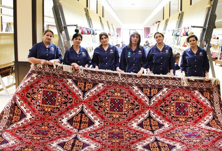 Toxuduğu bir incidir, ölkəmizdə birincidir – “Azərxalça”nın İsmayıllı filialından fotolar