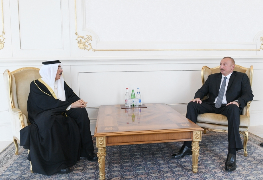 Le président Ilham Aliyev reçoit les lettres de créance du nouvel ambassadeur de Bahreïn VIDEO