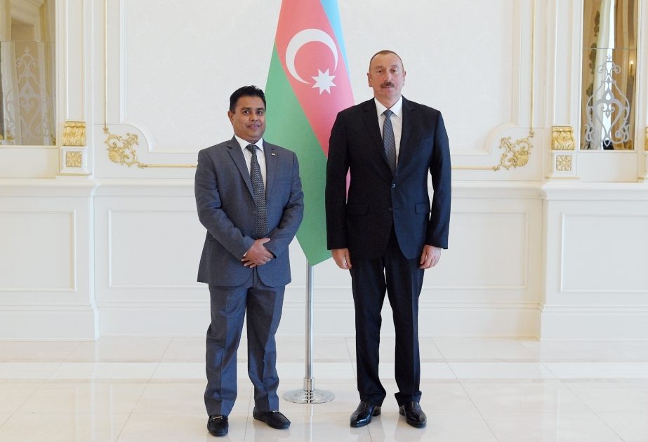 Le président Ilham Aliyev a reçu le nouvel ambassadeur du Sri Lanka en Azerbaïdjan VIDEO