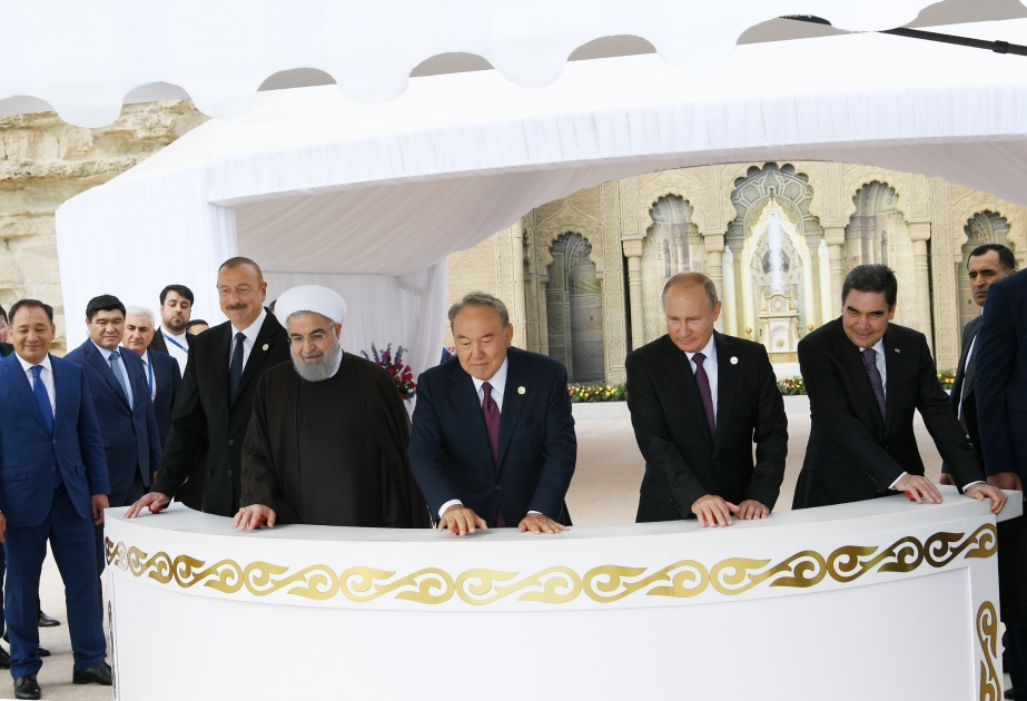 رؤساء أذربيجان وكازاخستان وروسيا وإيران وتركمانستان يحضرون حفل إطلاق أسماك الحفش في بحر الخزر