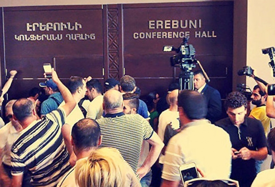 Ermənistanda sabiq prezident Koçaryanın azadlığa buraxılmasına etirazlar baş qaldırıb