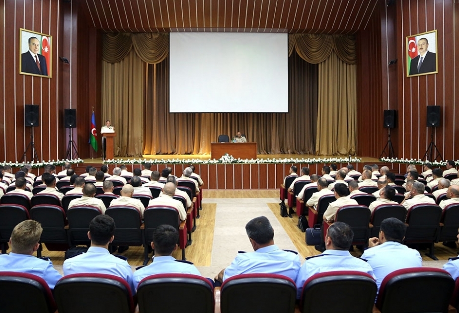 Şəxsi heyətlə iş üzrə komandir müavinləri və hərbi psixoloqlarla seminar keçirilib