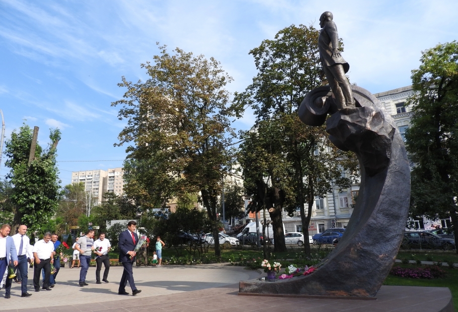 В Киеве почтили память Муслима Магомаева