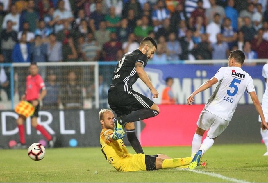 Türkiyə Superliqası: “Beşiktaş” səfərdə 3 xalı üç qolla qazanıb