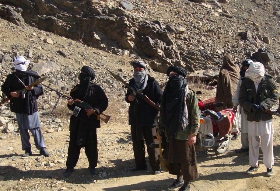 “Taliban” yaraqlıları üç avtobusu ələ keçiriblər: 150-dən çox sərnişin əsir götürülüb