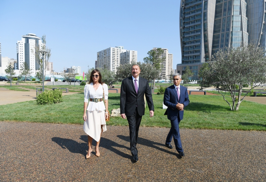 Prezident İlham Əliyev Xətai rayonunda salınan idman-əyləncə park kompleksində yaradılan şəraitlə tanış olub YENİLƏNİB VİDEO
