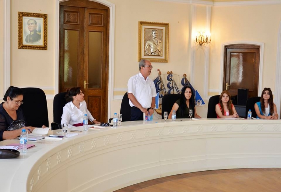 “Türk və Azərbaycan ədəbiyyatında sevgi şeirləri” adlı antologiyanın təqdimatı keçirilib