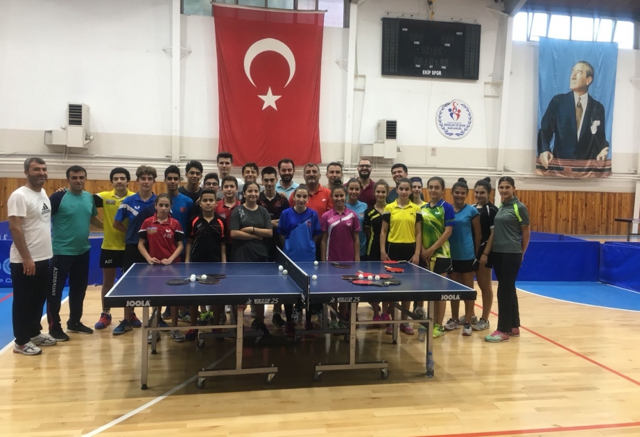 Azərbaycanın yeniyetmə stolüstü tennisçiləri Türkiyədə liqa oyunlarında iştirak edirlər