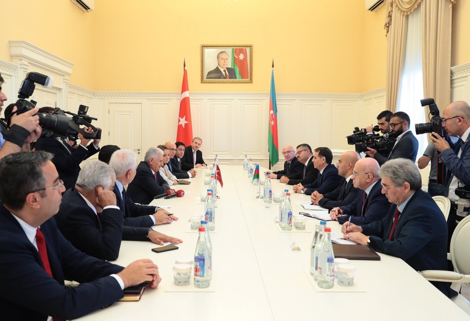 Entretien du Premier ministre azerbaïdjanais avec le président du parlement turc