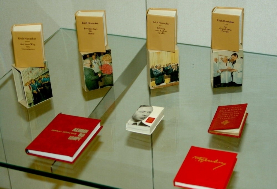 Azərbaycan Miniatür Kitab Muzeyinin eksponatları Sibirdə sərgilənib VİDEO