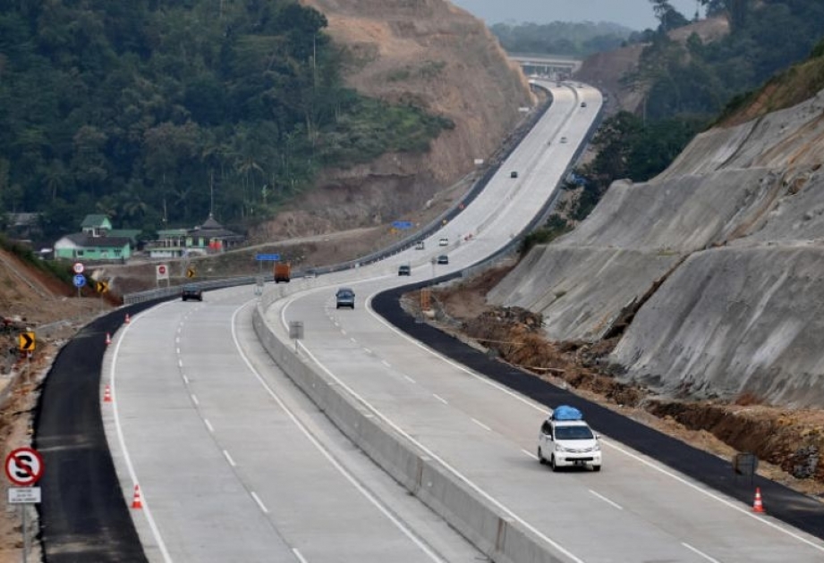 İndoneziya Çini 13 milyard dollarlıq infrastruktur layihələrində iştiraka dəvət edib