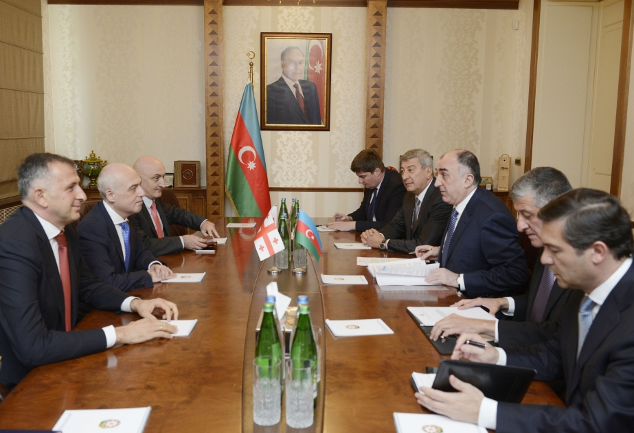 وزير الخارجية الأذربيجاني يلتقي بنظيره الجورجي