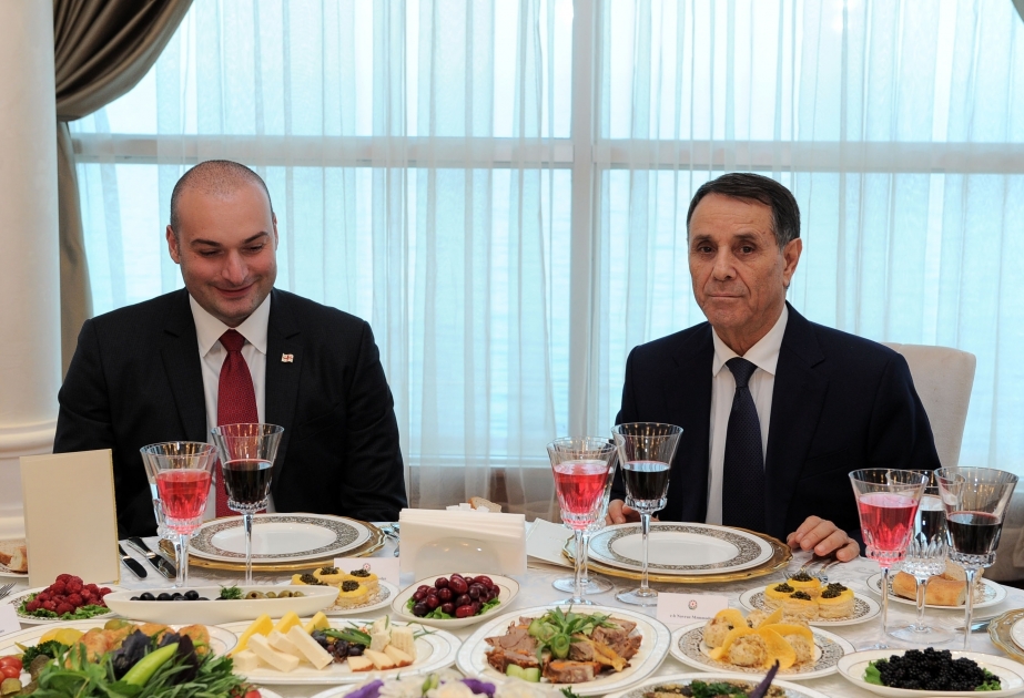阿塞拜疆与格鲁吉亚总理共进晚餐