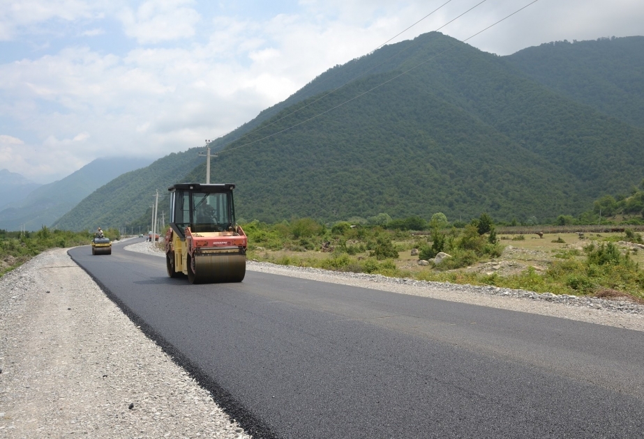 Präsident Ilham Aliyev stellt 4,8 Millionen Manat für Autostraßenbau in Schamkir bereit