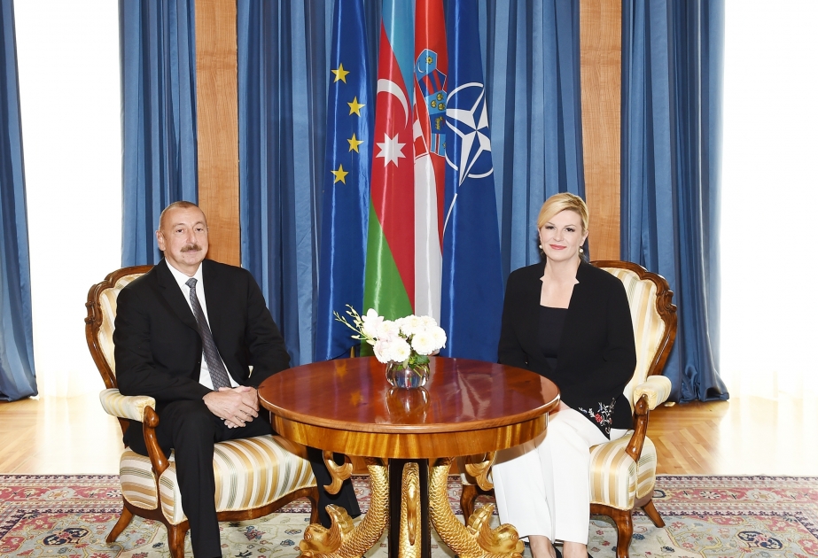 Aserbaidschans Präsident Ilham Aliyev und Präsidentin von Kroatien Kolinda Grabar-Kitarović treffen sich unter vier Augen VIDEO