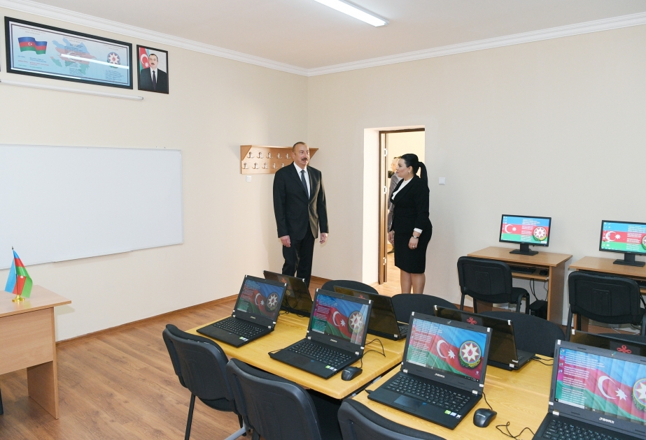 Le président Ilham Aliyev inspecte les conditions crées à l’école №227 VIDEO