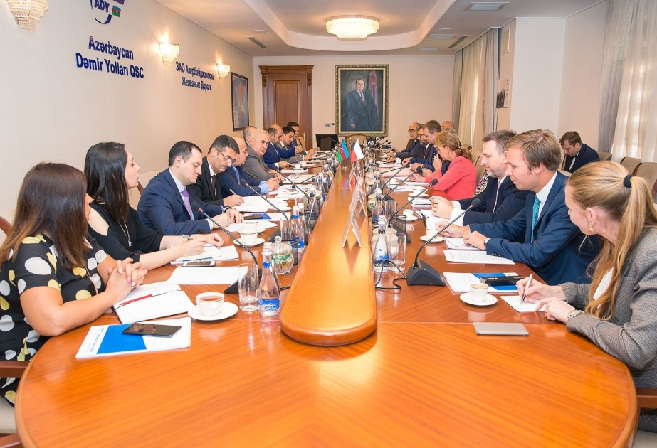 Обсуждены перспективы сотрудничества ЗАО «Азербайджанские железные дороги» с чешскими компаниями