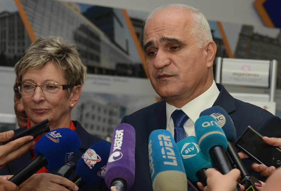 أذربيجان والتشيك تريدان صناعة عربات القطار معا