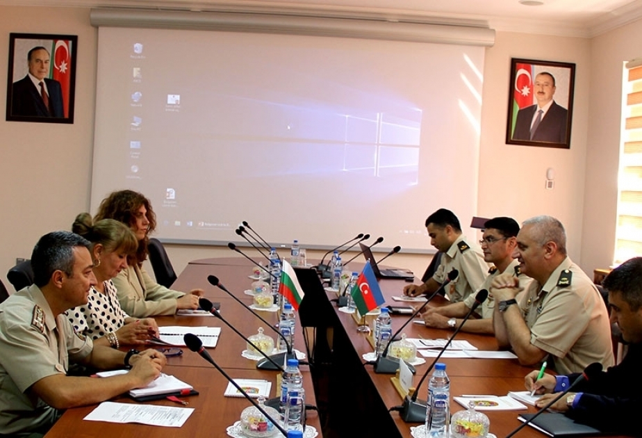 Azerbaijan, Bulgaria discuss prospects for development of military cooperation
