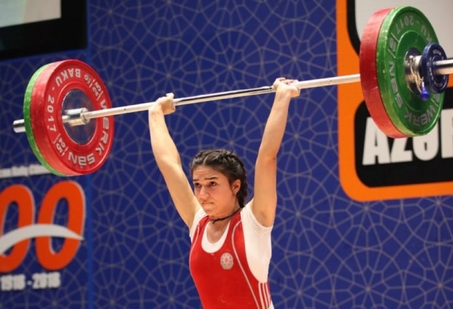 Определены победители чемпионата Азербайджана по тяжелой атлетике среди женщин