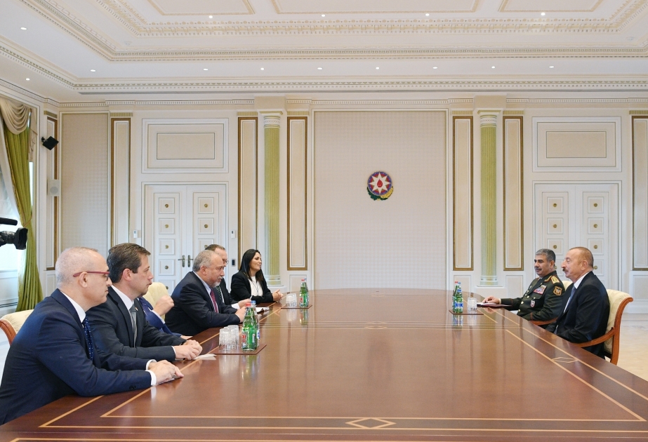 伊利哈姆·阿利耶夫总统接见以色列国防部长率领的代表团