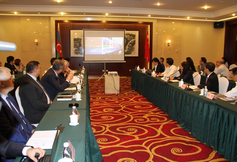 Wirtschaftlich-kulturelles Forum zwischen chinesischer Provinz Liaoning und Aserbaidschan