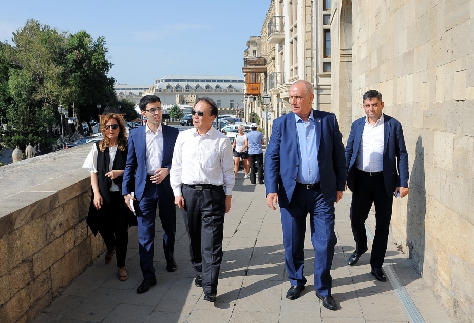 Знакомство с Ичеришехер произвело глубокое впечатление на представителей агентства Синьхуа ВИДЕО
