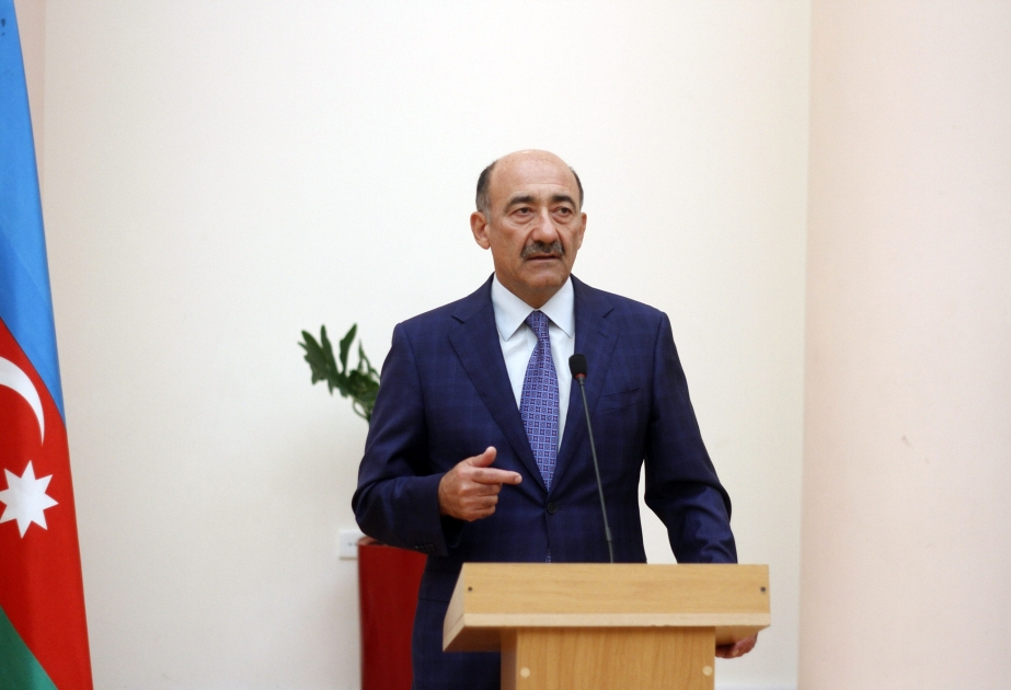 Fəxri ad almış bir qrup mədəniyyət xadiminə orden və medallar təqdim olunub