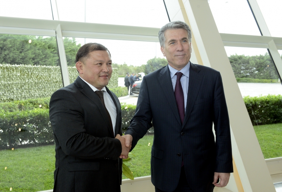 Председатель Жогорку Кенеша Кыргызстана прибыл с визитом в Азербайджан