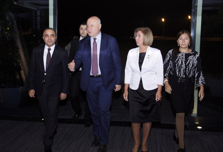 رئيس الجمعية البرلمانية لمنظمة الأمن والتعاون في أوروبا يصل في أذربيجان