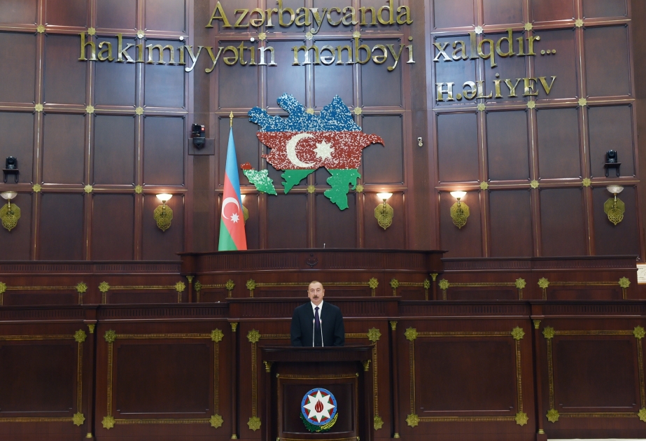 Milli Məclisdə Azərbaycan parlamentinin 100 illiyi münasibətilə təntənəli iclas keçirilib Prezident İlham Əliyev iclasda iştirak edib YENİLƏNİB 3 VİDEO