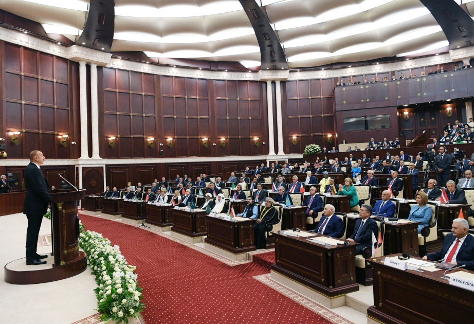 Milli Məclisdə Azərbaycan parlamentinin 100 illiyi münasibətilə təntənəli iclas keçirilirPrezident İlham Əliyev iclasda iştirak edib YENİLƏNİB