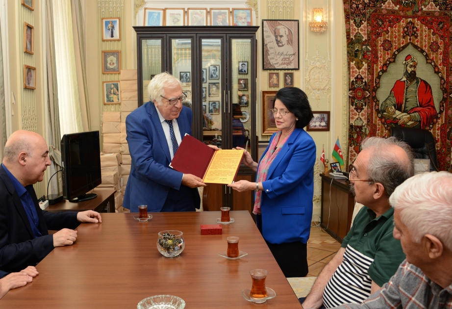 Bəstəkarlar İttifaqı Anarı “Üzeyir Hacıbəyli” medalı ilə təltif edib