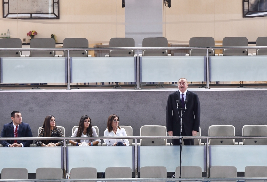 B Баку проводится торжественное открытие чемпионата мира по дзюдо В церемонии принял участие Президент Aзербайджана Ильхам Алиев  ОБНОВЛЕНО 2 ВИДЕО