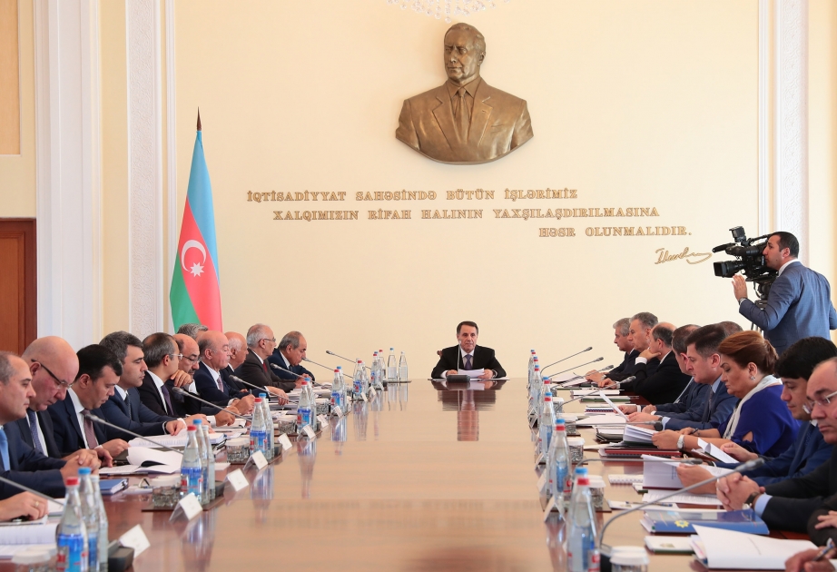 Baş nazir Novruz Məmmədovun sədrliyi ilə Nazirlər Kabinetinin iclası keçirilib