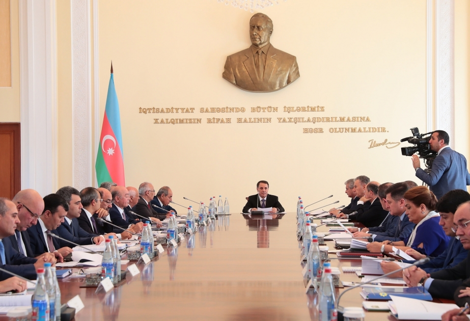 Sitzung des Ministerkabinetts unter Vorsitz von Premierminister Novruz Mammadov