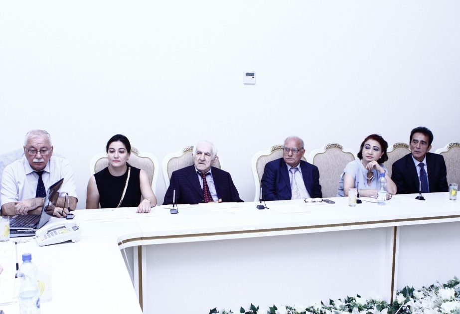 Bəstəkarlar İttifaqında Üzeyir Hacıbəylinin zəngin irsinə dair elmi məruzələr dinlənilib