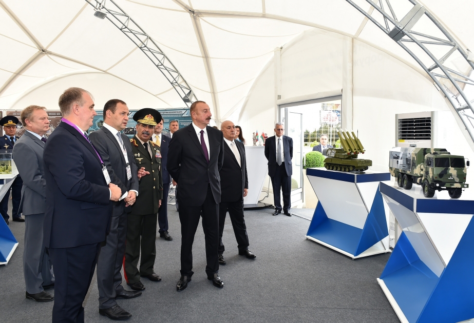 Президент Ильхам Алиев ознакомился с третьей Азербайджанской международной оборонной выставкой «ADEX 2018»  ОБНОВЛЕНО ВИДЕО